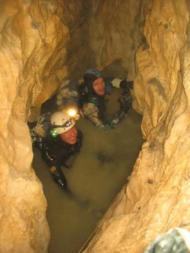 Première publication de nos Explorations menées à la Grotte des Chamois